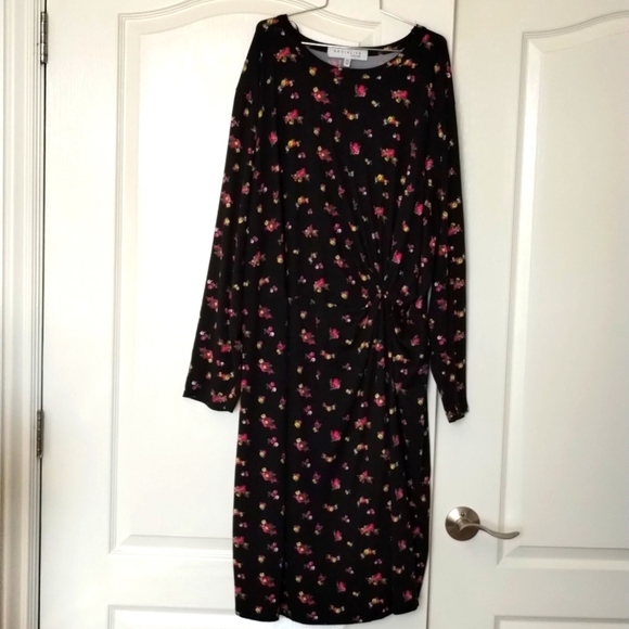 Socialite Curve Black floral long sleeve midi dress twisted front - Picture 1 of 10